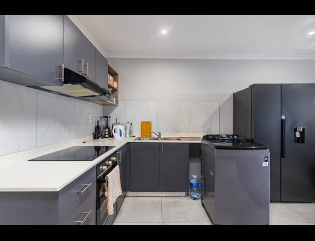 3 BEDROOM APARTMENT TO LET IN PARKLANDS